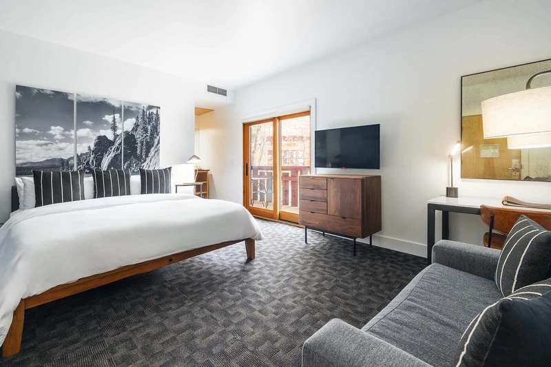 664f1ad83bca6 Gravity Haus Truckee Tahoe Powder Hound Bedroom Gravity Haus Hotels