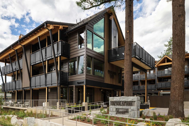 Desolation Hotel South Lake Tahoe - Exterior and Entrance
