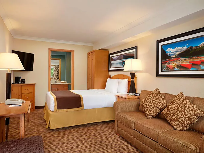 6659b29682bd9 Lake Louise Inn Standard Room with One Double Bed