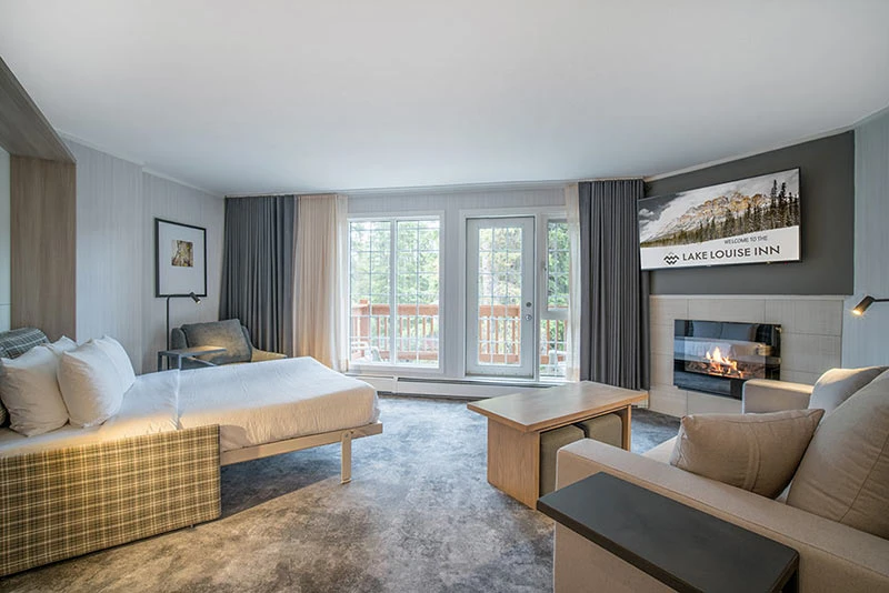 6659bb087f8c9 Lake Louise Inn Junior Suite Living Area