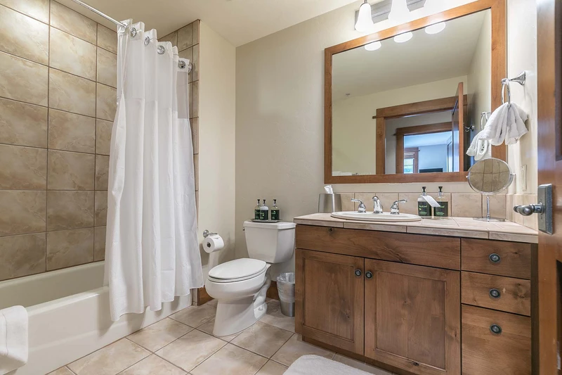 6660733d79a47 The Village at Northstar Iron Horse North 2 Bed Bathroom East West Hospitality