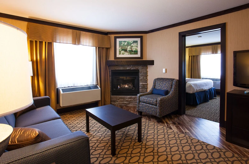 66607aebdb67e Best Western Plus Fernie Mountain Lodge Platinum Suite