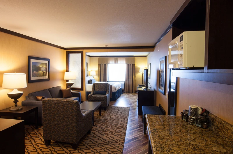 66607aed623ff Best Western Plus Fernie Mountain Lodge Diamond Suite