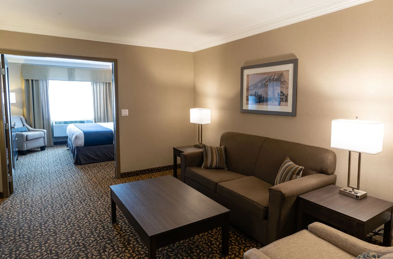 66607aee04132 Best Western Plus Fernie Mountain Lodge Executive Suite