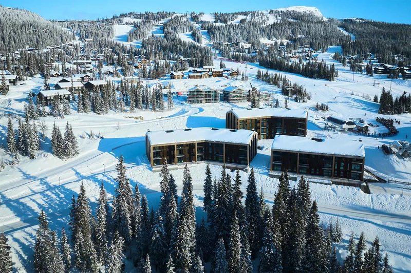 66840c96987d3 Yttersvingen Kvitfjell Exterior in Winter Alpinco Joakim Wolen