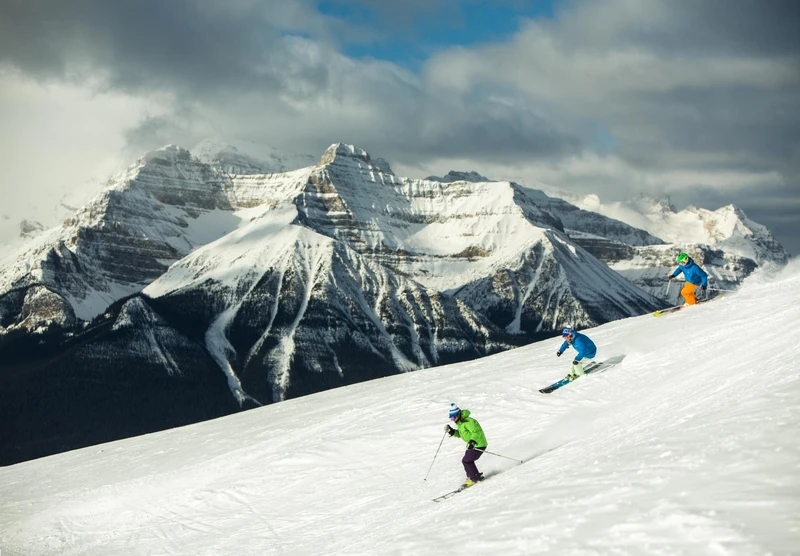 Skiing in Scenic Lake Louise © Banff & Lake Louise Tourism - Paul Zizka