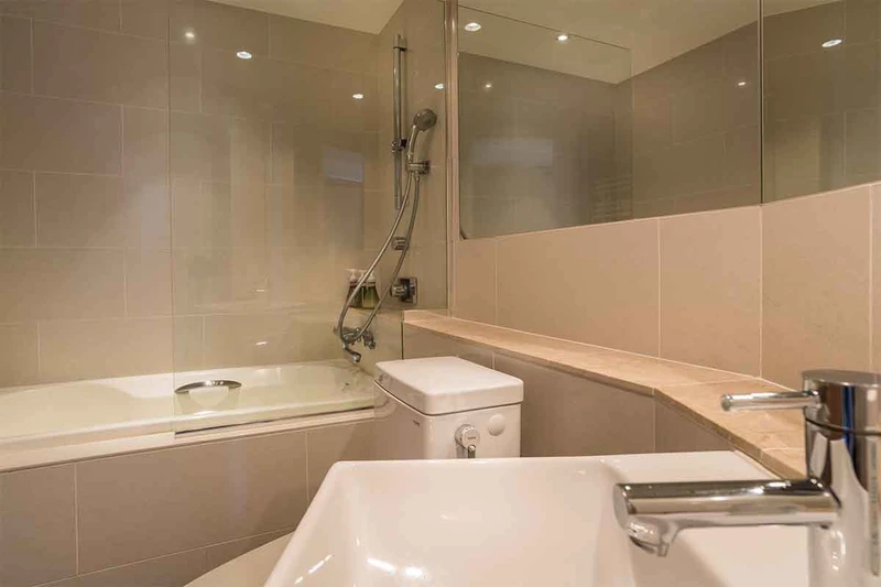 66a3c0b80bcc7 Snow Crystal 3 Bedroom Apartment Bathroom