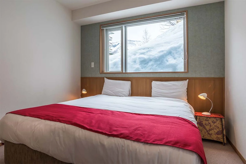 66a3c0b874b3f Snow Crystal 3 Bedroom Apartment Double Bed