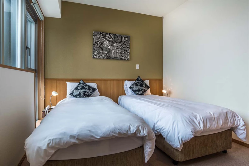 66a3c0b8d7bfb Snow Crystal 3 Bedroom Apartment Twin Bed