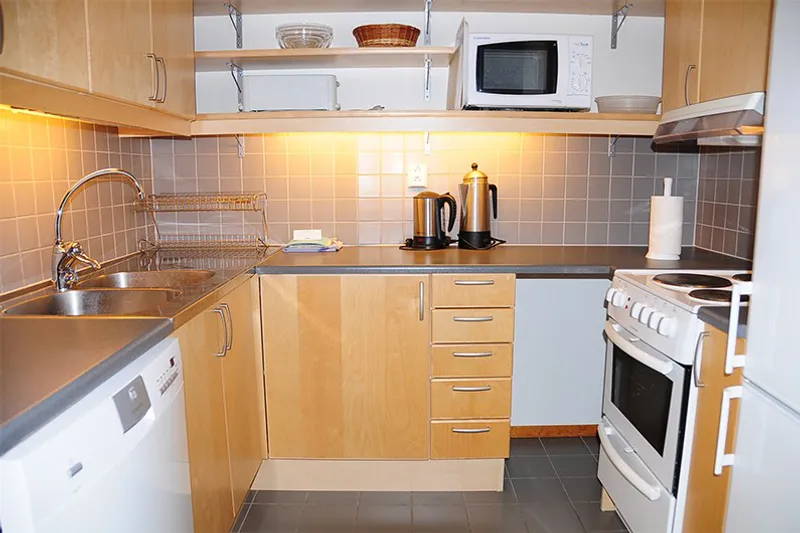 66c3190493e39 Brunkulla Apartments 4 Bedroom Kitchen