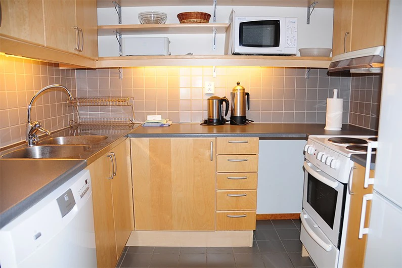 66c3190493e39 Brunkulla Apartments 4 Bedroom Kitchen