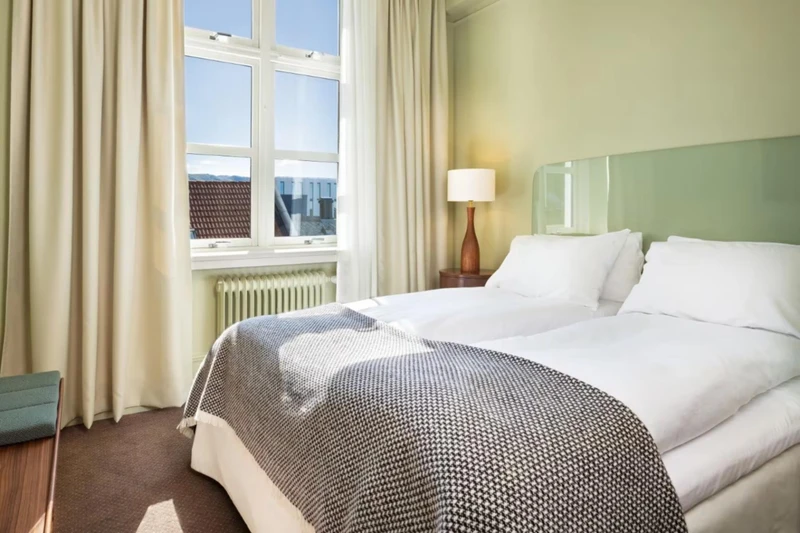 66c454bc8ee94 Hotel Grand Terminus Standard Double Room Bedroom