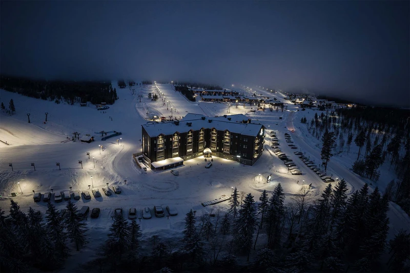 66c6f3456042d Ski Lodge Soltorget Exterior at night Stoen se