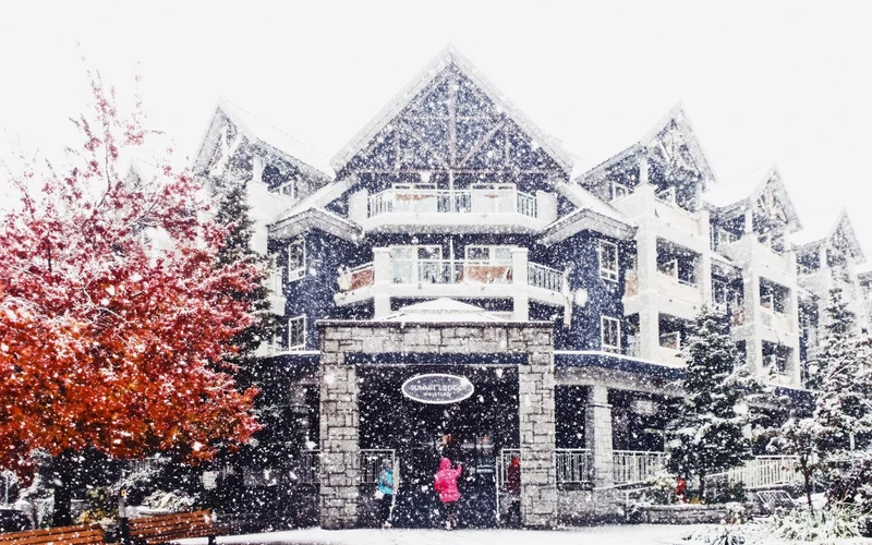 Summit Lodge Boutique Hotel Exterior Winter