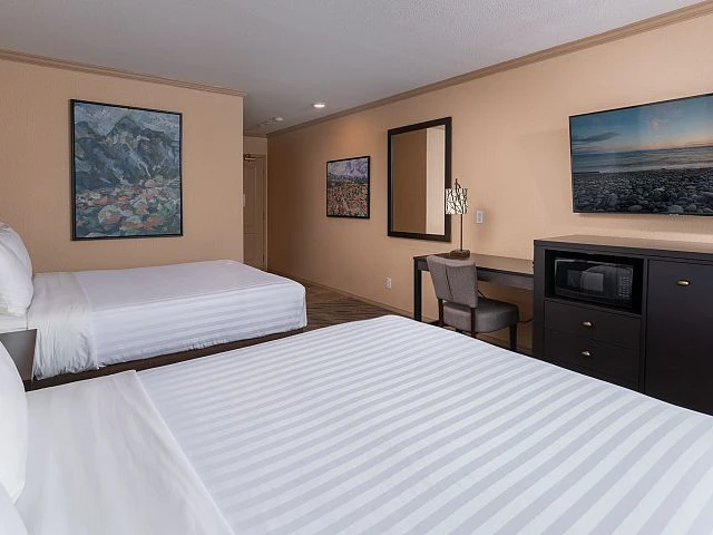 66c74e2f6c08c Prestige Inn Two Bed Queen Suite Beds