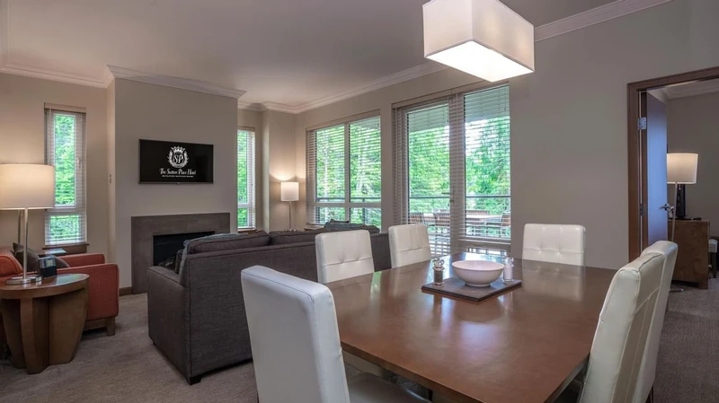 66c7549d413b1 Sutton Place Hotel Three Bedroom Suite Table