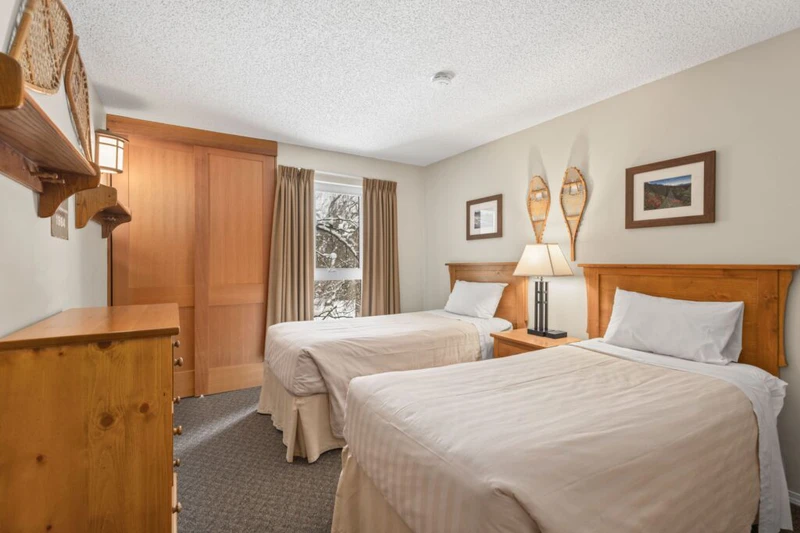 66c84f156a386 Tantalus Lodge Two Bedroom Suite Twin Beds