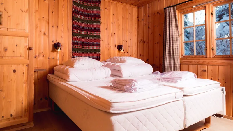 66d8256d97eb7 Bardola Cabins Dronninggarden Bedroom