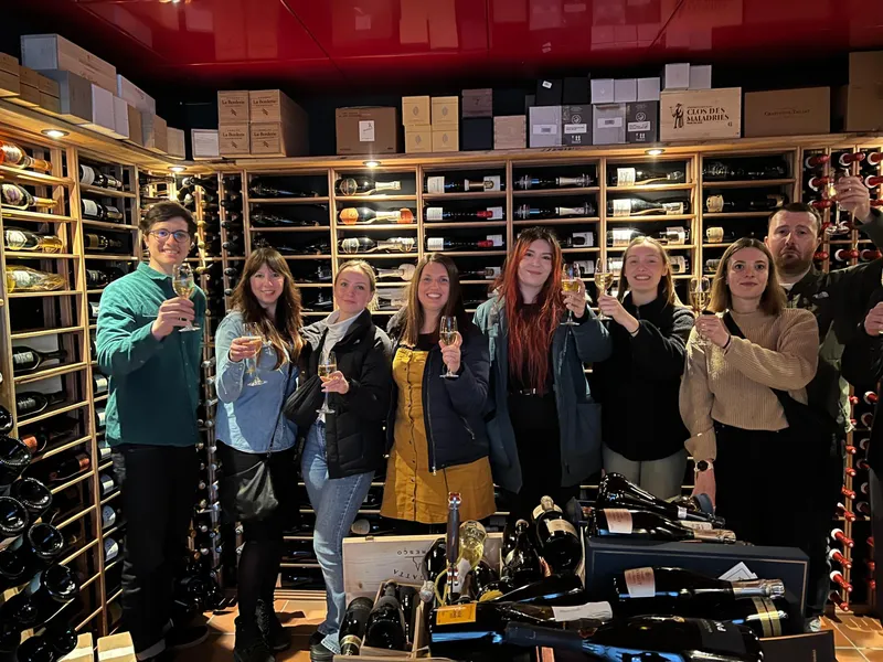 6704f9bce4a57 Voss Wine Cellar Ski Safari Team resized