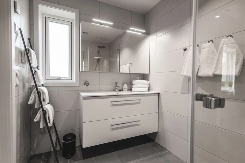 670d3bb9f2f12 Kamben 3 Bedroom Hotel Apartment Bathroom