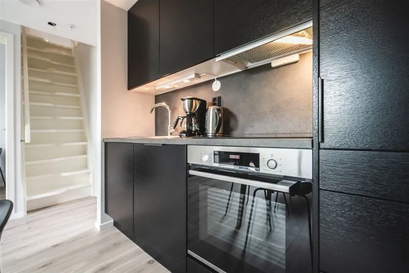 670d3bbac219c Kamben 3 Bedroom Hotel Apartment Kichen and Stairs