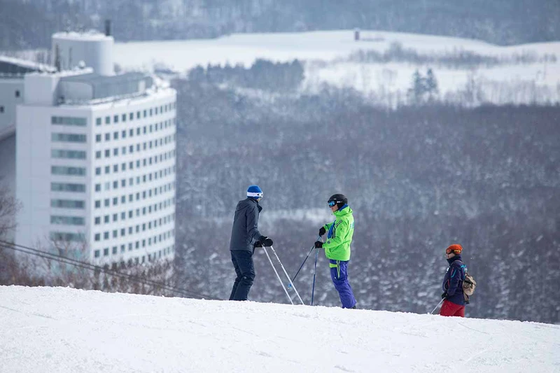 670e61ac06f13 Lessons on Niseko Village Green Slopes Niseko Village