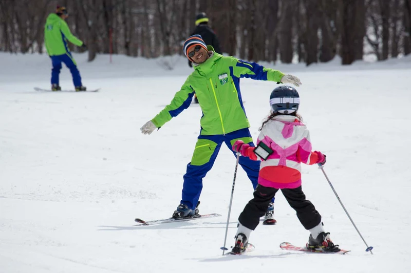 670e7f61a16d2 Niseko Village Ski School Niseko Village