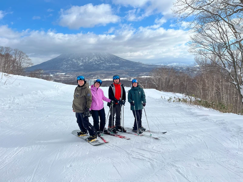 Archie, Phoebe, Alec & Anna in Niseko