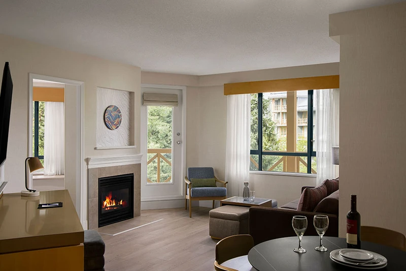 6772bbed4d7d6 Delta Whistler Dining Area and Lounge in Suites Delta Hotels Marriott