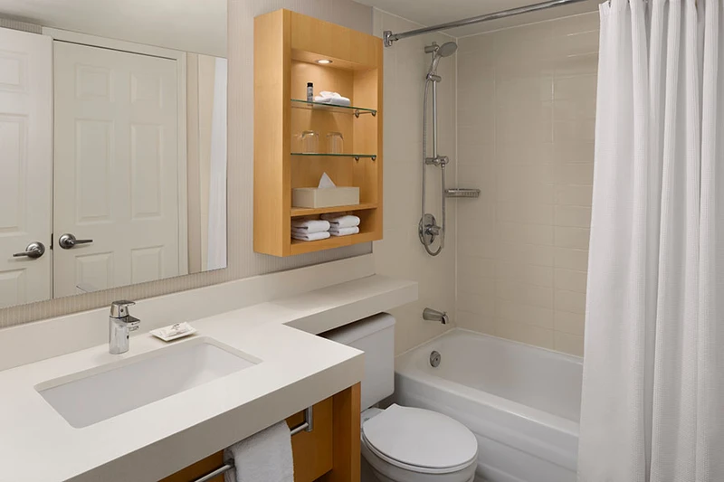 6772bbee56800 Delta Whistler Standard Tub Bathroom Delta Hotels Marriott