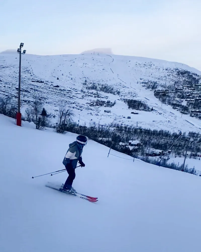 6790f1a7d0e3e Karla Skiing in Geilo Screengrab