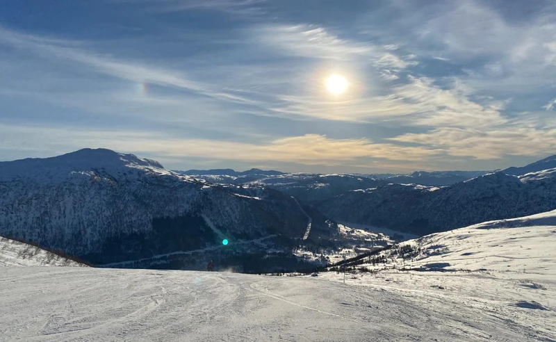 Kerry Shaw in Myrkdalen - Wide Spreading View