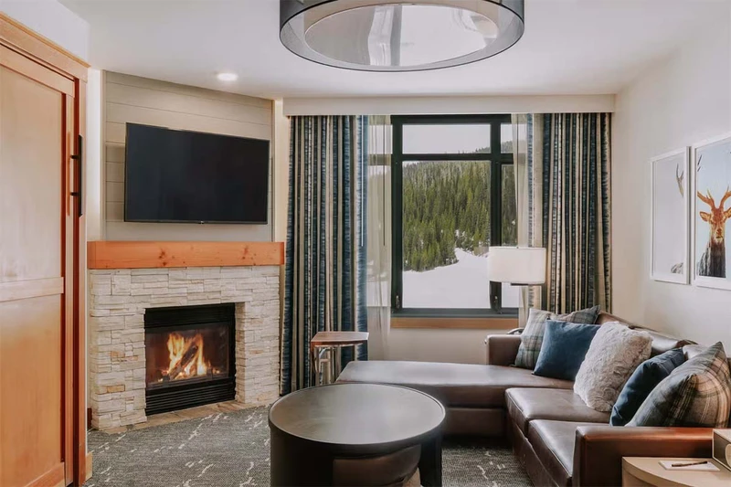 67b4cf09f368d Summit at Big Sky Queen Studio Bed Stowed Boyne Resorts