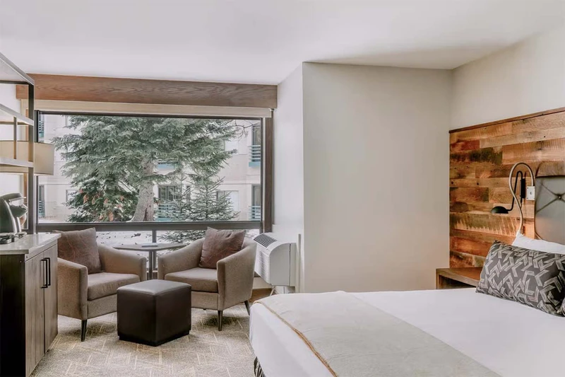 67b5e2015e852 Huntley Lodge King Room Boyne Resorts