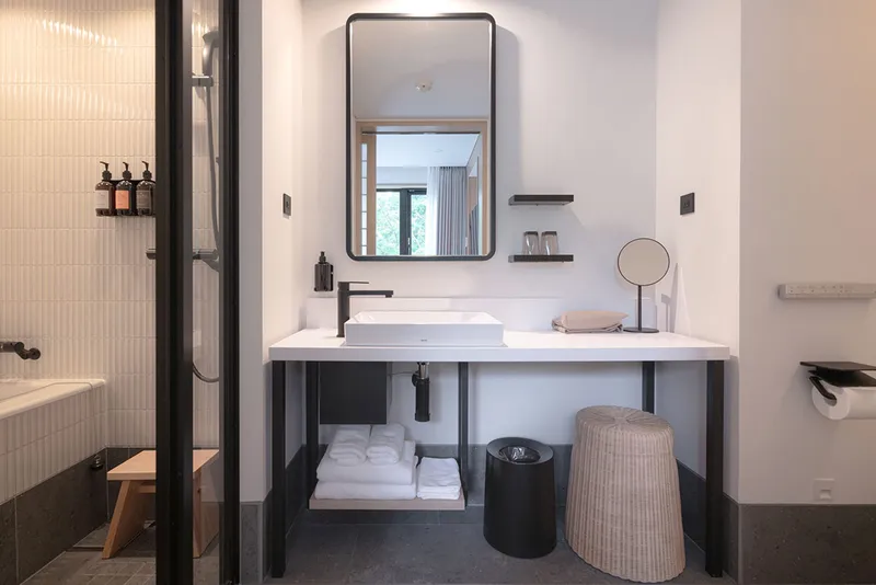 67bc94ae24d46 Nozo Hotel Jr Suite Bathroom