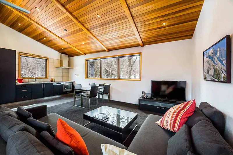 67c043b0bfdaf Phoenix Apartments 2 Bedroom Chalet Living Room