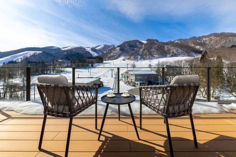ROKA Luxury Apartments - Terrace with Slopes View