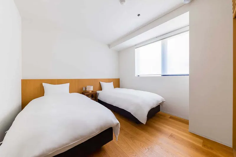 67c1c40378868 ROKA Luxury Apartments 2 Bedroom Twin Room