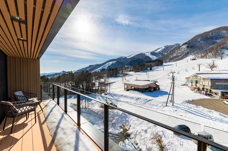 ROKA Luxury Apartments - Mountain View