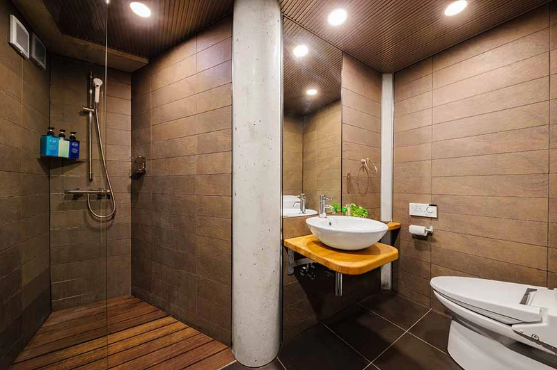 67c6d838c51d0 Phoenix Apartments 3 Bedroom Aoki Chalet Wet Room