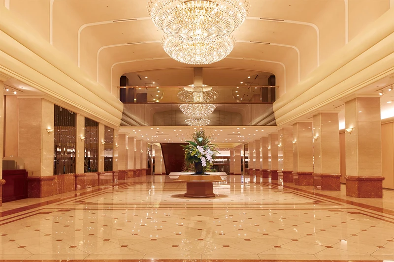 Keio Plaza Hotel Lobby