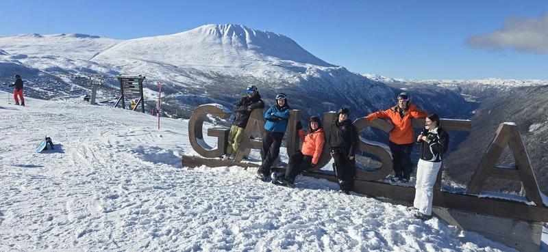 Gausta Sign Ski Safari Team