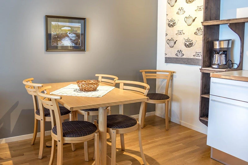 67e4274db820d Geilolia Apartments Ferieleiligheter Dining Area