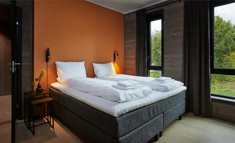 67e6b91a5a15e Three Bedroom with Sauna Bed