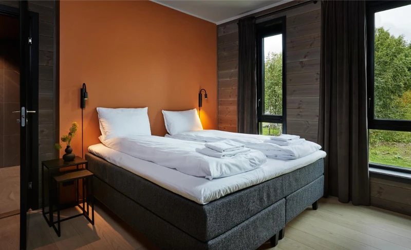 67e6b91a5a15e Three Bedroom with Sauna Bed