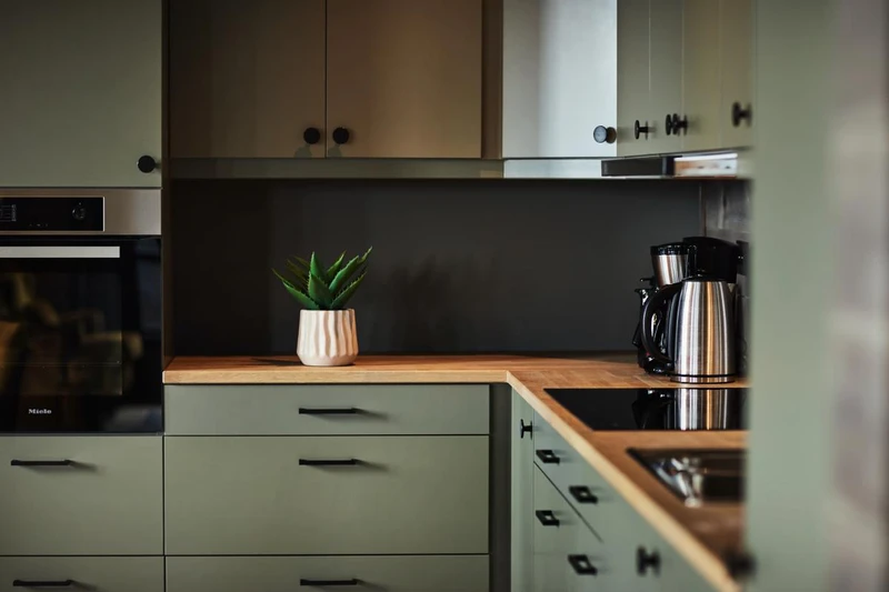 67e6b91ab0a74 Three Bedroom with Sauna Kitchen