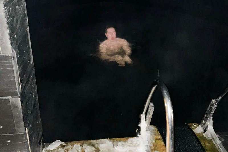 67ed56ff2d59c Rollo Gausta Floating Saunas