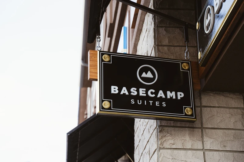 Basecamp Banff Suites - Entrance Sign