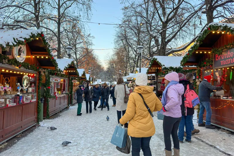 685beac107732 Christmas Market in Oslo Fara Mohri Visit Oslo