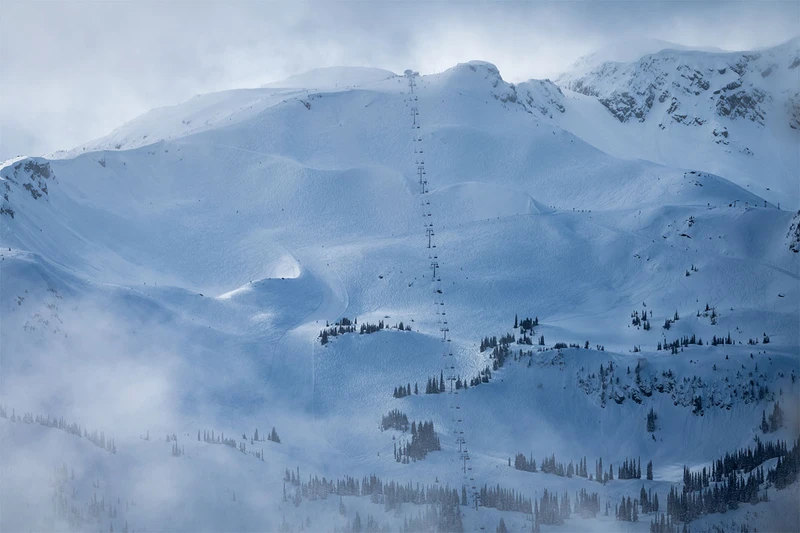 Whistler's Harmony Express and Glacier Bowl © Destination BC / Reuben Krabbe